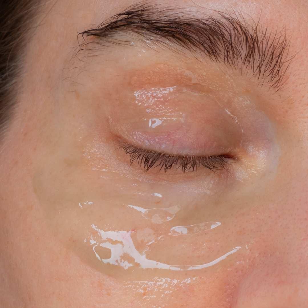 How to have clear skin? 10 Tips For Clear Skin , Sarah Zimmer , Skincare , NAYA , nayaglow.com